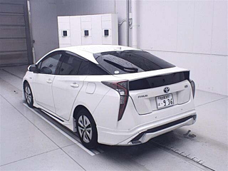 TOYOTA PRIUS 2016