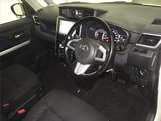 TOYOTA ROOMY 2020