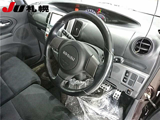 DAIHATSU TANTO 2009