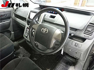 TOYOTA VOXY 2008