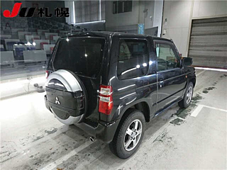 MITSUBISHI PAJERO MINI 2010