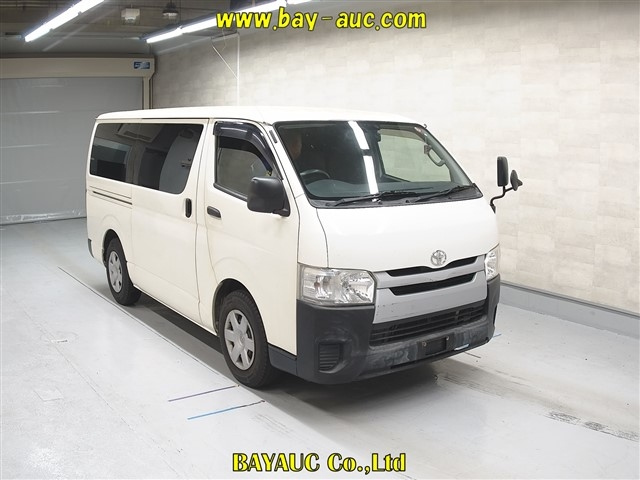 TOYOTA HIACE VAN 2016