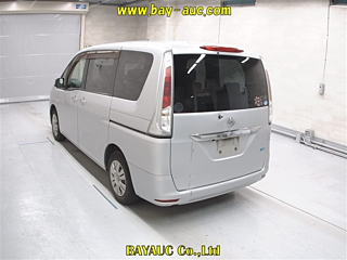 NISSAN SERENA 2011