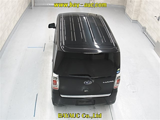 SUBARU LUCRA 2010
