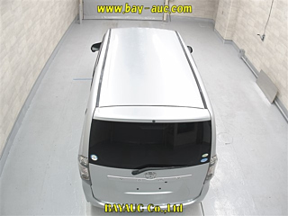 TOYOTA VOXY 2010