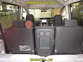 TOYOTA VOXY 2010