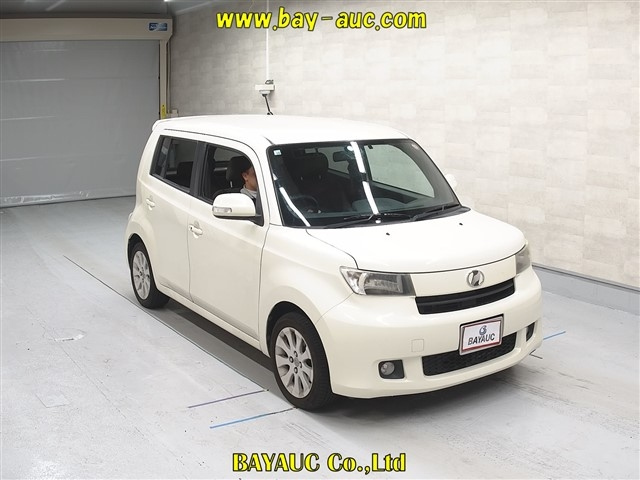 TOYOTA BB 2010