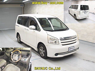 TOYOTA NOAH 2009