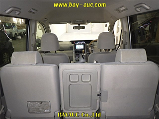 TOYOTA NOAH 2009