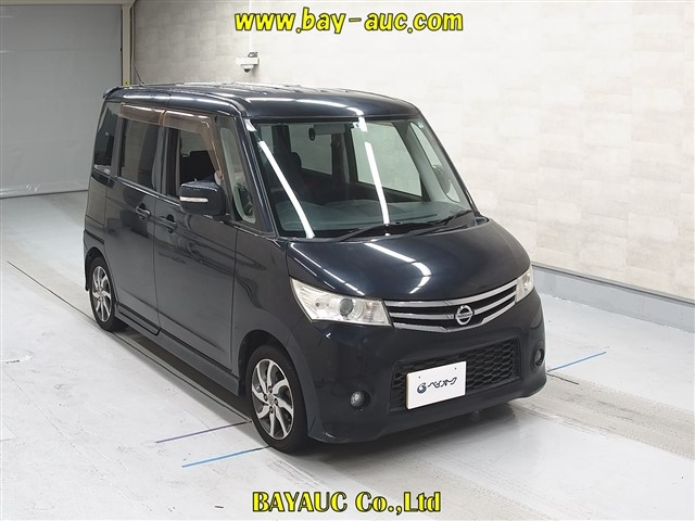 NISSAN ROOX 2011