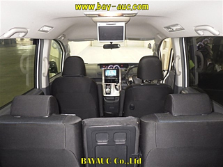 TOYOTA VOXY 2009