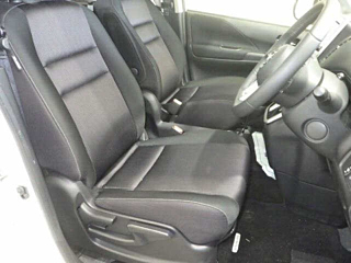 NISSAN SERENA 2018