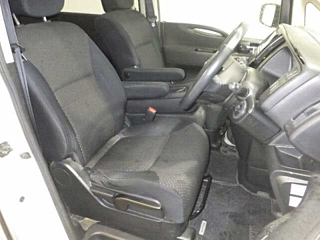 NISSAN SERENA 2009