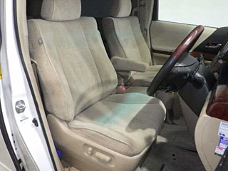 TOYOTA VELLFIRE 2010
