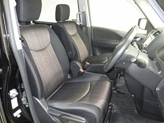 NISSAN SERENA 2014