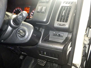 NISSAN SERENA 2009