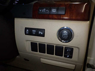 TOYOTA VELLFIRE 2010