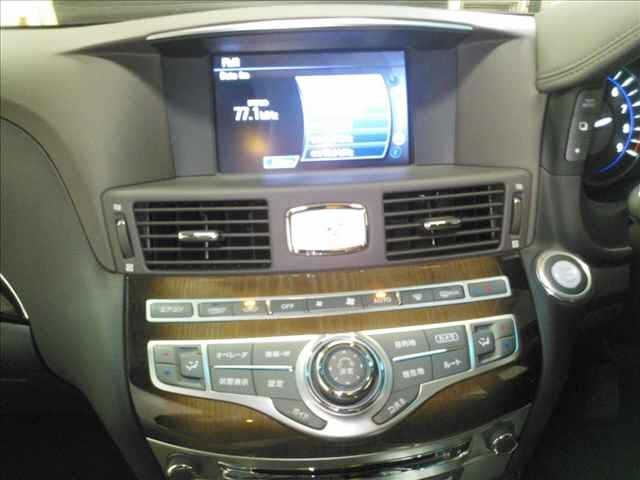 NISSAN FUGA 2013