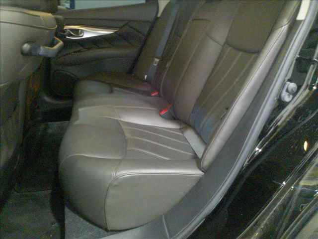 NISSAN FUGA 2013