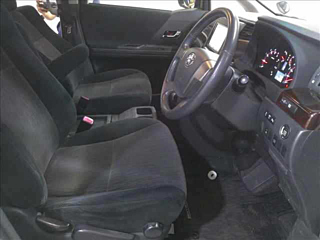 TOYOTA VELLFIRE 2011