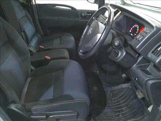 NISSAN SERENA 2010