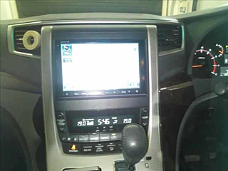 TOYOTA VELLFIRE 2011