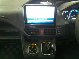 TOYOTA VOXY 2014