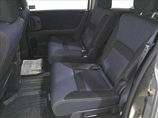 NISSAN SERENA 2010