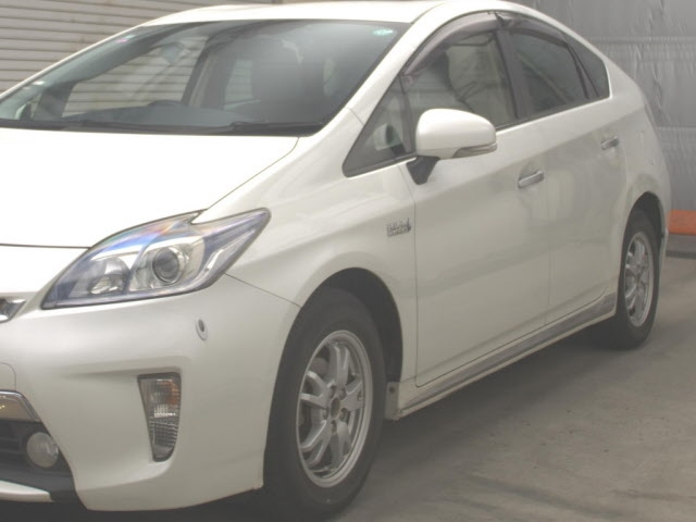 TOYOTA PRIUS PHV 2015