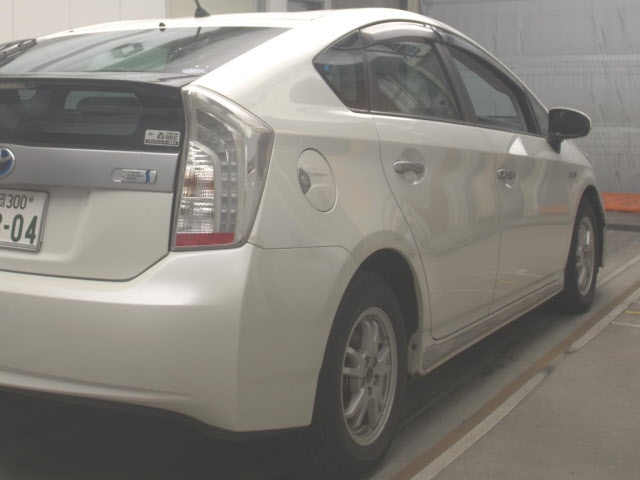 TOYOTA PRIUS PHV 2015