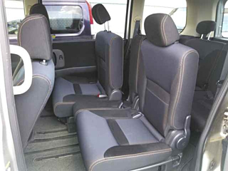NISSAN SERENA 2010