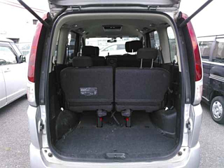 NISSAN SERENA 2010