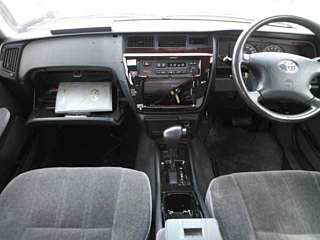 TOYOTA CROWN COMFORT 2016