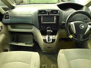 NISSAN SERENA 2011