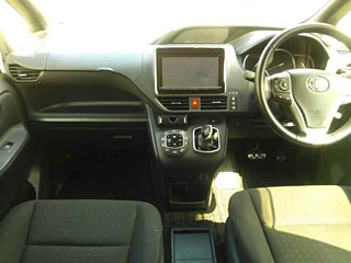 TOYOTA VOXY 2016