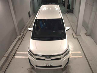 TOYOTA VOXY 2019