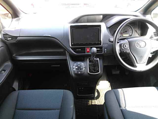 TOYOTA VOXY 2019