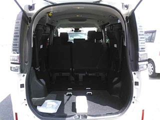 TOYOTA VOXY 2019