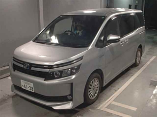 TOYOTA VOXY 2015