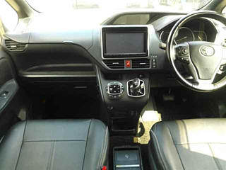 TOYOTA VOXY 2015