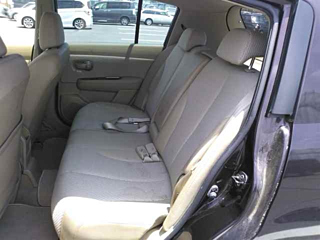 NISSAN TIIDA 2010