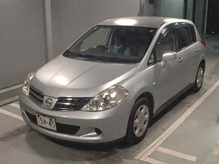 NISSAN TIIDA 2010