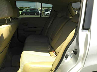 NISSAN TIIDA 2010