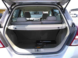 NISSAN TIIDA 2010