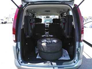 NISSAN SERENA 2010