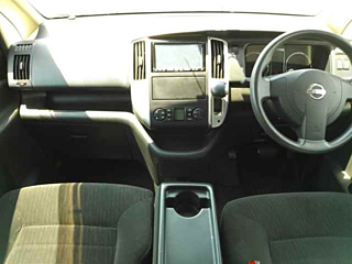 NISSAN SERENA 2010