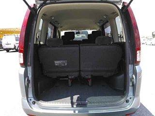 NISSAN SERENA 2010