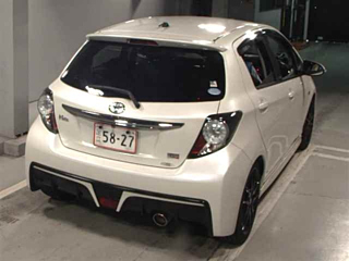 TOYOTA VITZ 2016