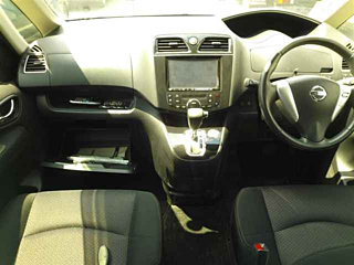 NISSAN SERENA 2013