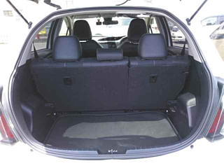 TOYOTA VITZ 2016